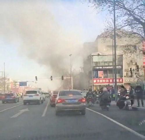 河北廊坊燕郊爆炸事件应急教育方案

教学目标
1.**知识目标**使学生了解河北廊坊燕郊爆炸事件的基本情况，包括时间、地点、影响等。
2.**技能目标**培养学生应对突发公共安全事件的基本技能，如紧急疏散、自救互救等。
3.**情感目标**增强学生的安全意识和责任感，培养其在紧急情况下的冷静应对能力。

教材选择
1.**官方新闻报道**收集河北廊坊燕郊爆炸事件的官方新闻报道，确保信息的准确性和权威性。
2.**应急教育手册**使用国家或地方编写的应急教育手册，