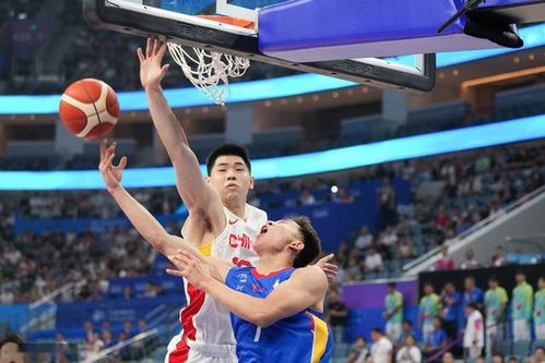 姚明场边大喊，不要犯规