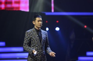 黄晓明，祝贺之声超越影帝荣耀的背后