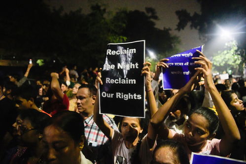 印度独立日爆发前所未有女性示威的背后