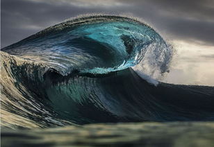 海浪之力，摩羯掀起的巨浪冲走2吨巨石