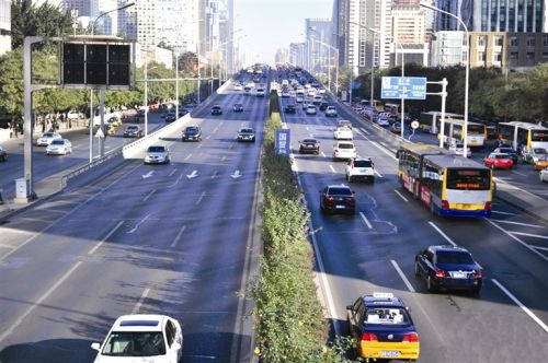 单双号限行政策全面解析，对城市交通影响几何？