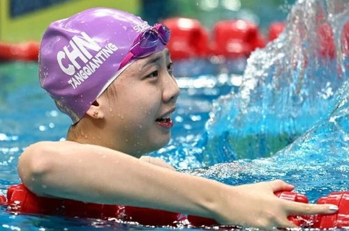 唐钱婷破亚洲纪录，水上新星的崛起