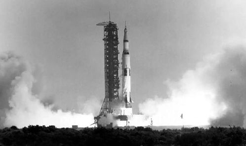 马斯克转发中国登月服视频吐槽FAA，自由探索的天空下，谁为阻碍进步负责？