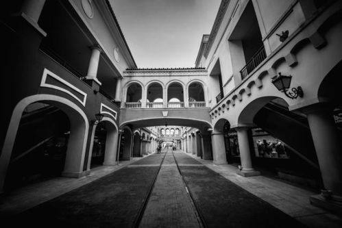 在城市喧嚣中寻找宁静——那些在工人沟里睡午觉的人们