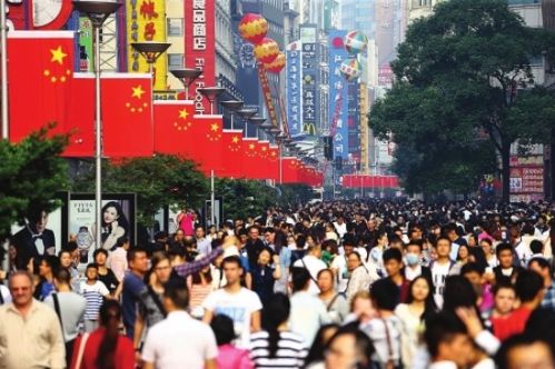 胖东来国庆盛况，商业奇迹与民众热情