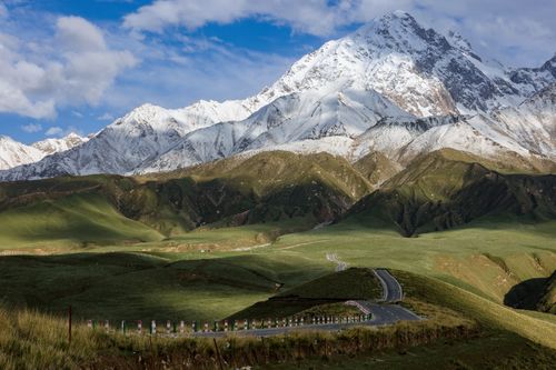 民宿老板回应哀牢山爆火事件，理性看待，安全至上