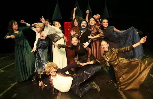 悲剧上演，印度三名观众观看表演时因脱水死亡