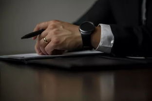 重返岗位，小西天保安的职场风波与内心独白