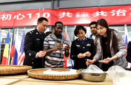 景德镇商户对游客路边捡陶瓷行为的回应，守护瓷都文化，倡导文明旅游