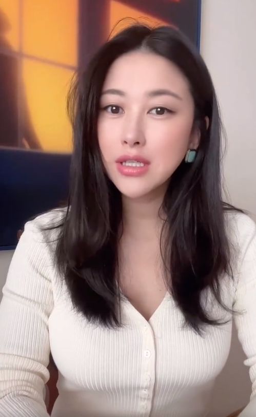 朱珠特写镜头下的脸部浮肿