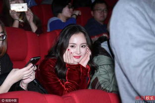 惠英红与杨幂，真挚的拥抱与深厚的友情