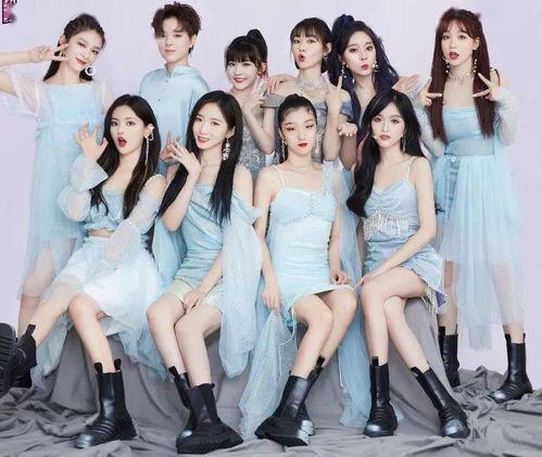 单手掰苹果，00后女生的力量与自信展现