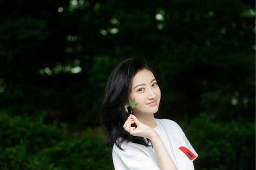 白小姐的幸运秘诀，四肖必选一肖中的奥秘