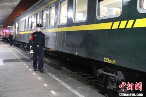 探秘中型客车，载客量的秘密与安全之旅