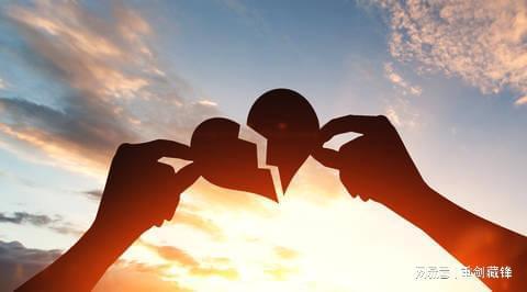 面对婚姻危机，理解、沟通与寻求帮助的重要性