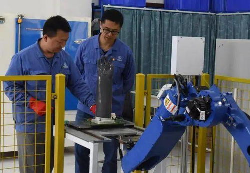 拥抱金色未来，养老新政策，为您的晚年生活保驾护航