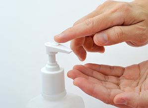 如何巧妙使用松香去除猪毛，一种传统而有效的清洁技巧