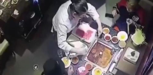 火锅中的意外，火机掉入引发的爆炸警示