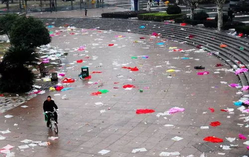 孔明灯的隐患与替代方案，保护环境，安全庆祝