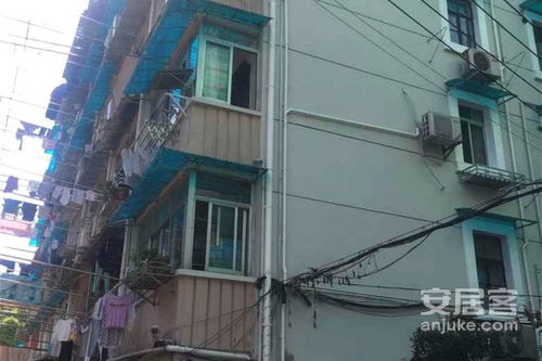 重庆二手房市场的桥梁，中介的角色与服务