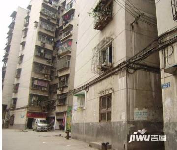 重庆二手房市场的桥梁，中介的角色与服务