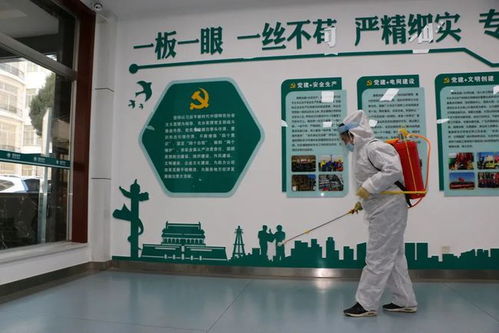 安全守门人在三秦大地，陕西省安全生产监督管理局，不是贴在墙上的红头文件，而是你家楼下工地的安全哨兵、工厂车间的隐形防护网、景区缆车旁的较真检查员